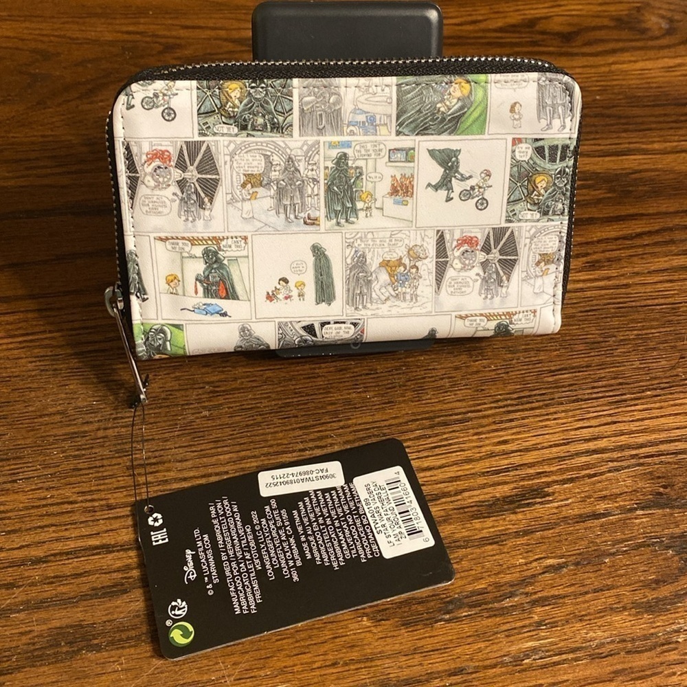 Loungefly Star Wars Wallet Vintage Comic Book Print Panel Zip Around NWT New - Picture 2 of 7